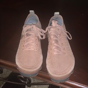 NIKE FLYKNIT PEACH SNEAKERS! UNIQUE COLOR!